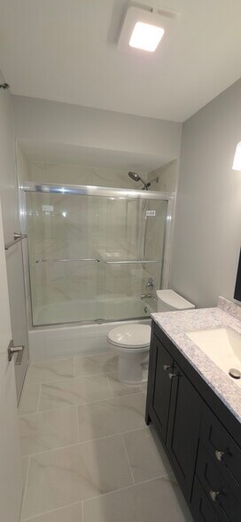 Building Photo - 4132 Cove Ln