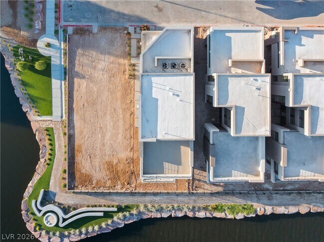 Building Photo - 66 Lakefront Dr