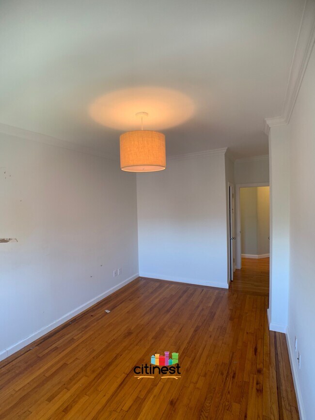 Building Photo - 9214 Ridge Blvd