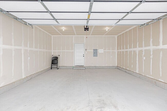 Building Photo - BRAND NEW TOWNHOME IN SUGAR CITY 3 BED 2.5 BATH AND 2 STALL GARAGE