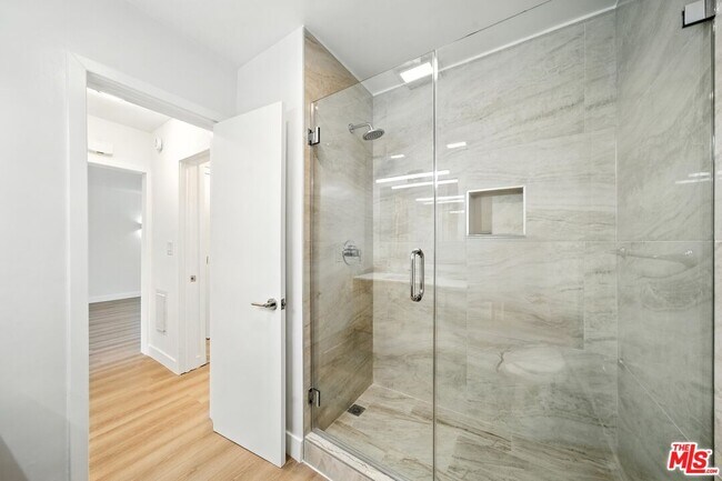 Building Photo - 305 San Vicente Blvd