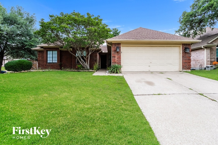 Primary Photo - 2512 Meadowview Dr