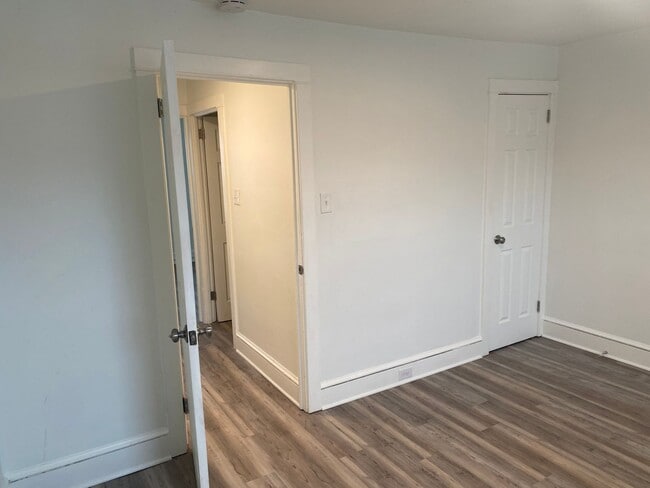 Building Photo - Cozy 2 Bedroom Home with Central Air!