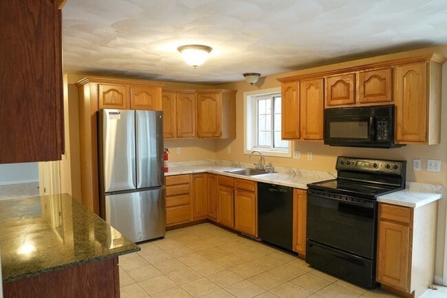 Building Photo - 14 Eastern Ave