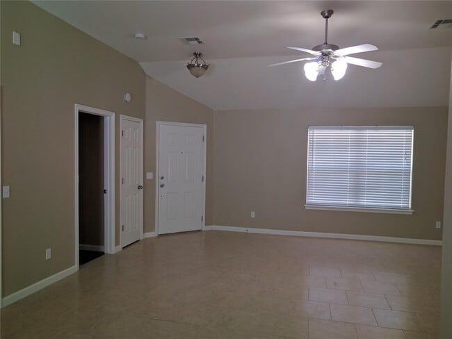 Building Photo - 416 Cherokee Gate Dr