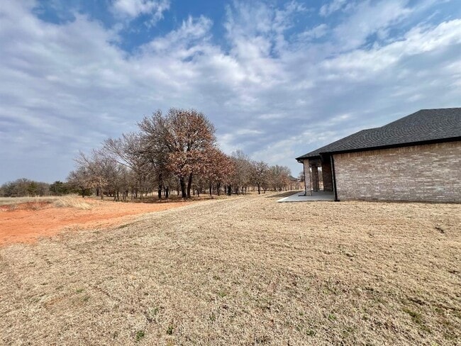 Building Photo - 2184 Hilltop Ln