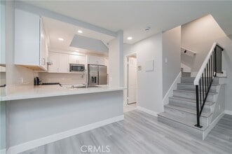 Building Photo - 543 W Stocker St