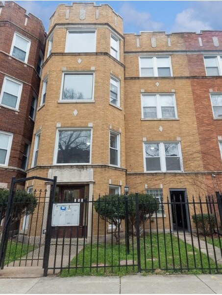 Primary Photo - 7829 S Essex Ave
