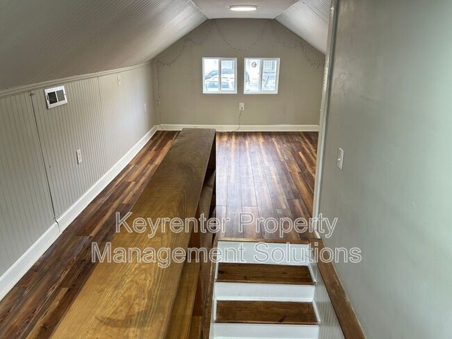 Building Photo - 2312 Poplar St