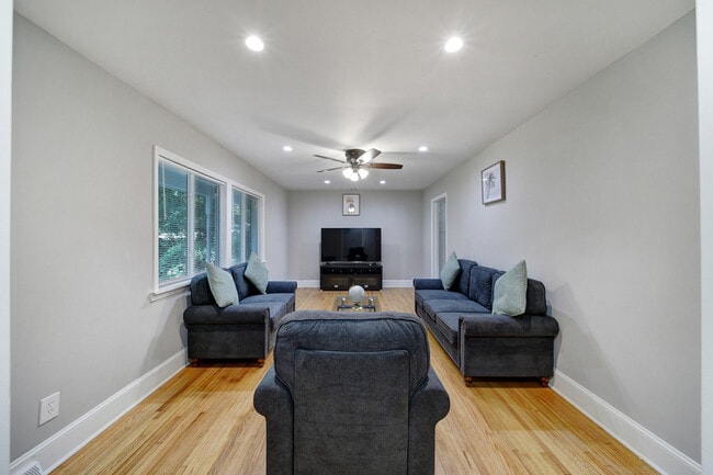 Building Photo - 6215 Robinson Church Rd