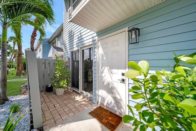 Building Photo - 1997 NE 15th Ave