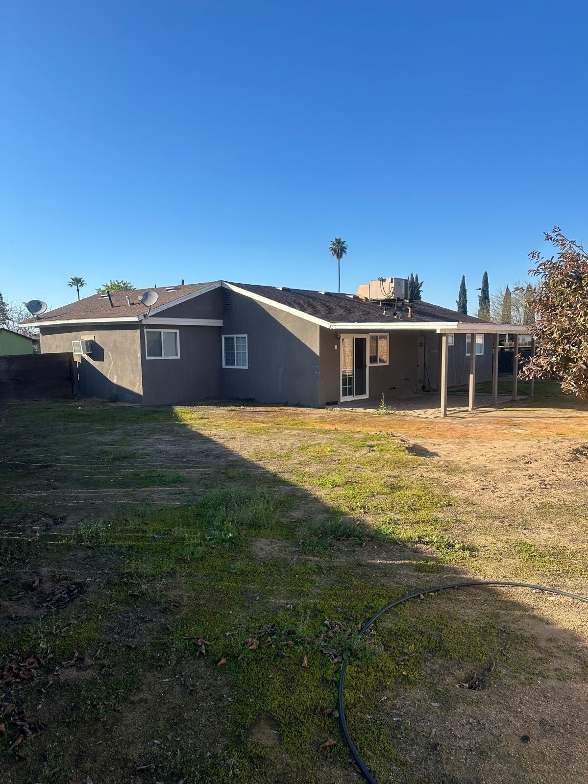 Building Photo - 1817 W La Sierra Dr