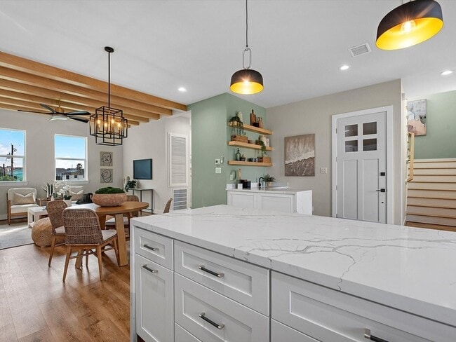 Building Photo - 1102 64th St