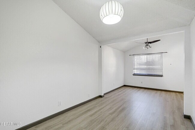 Building Photo - 6032 Belladonna Cir