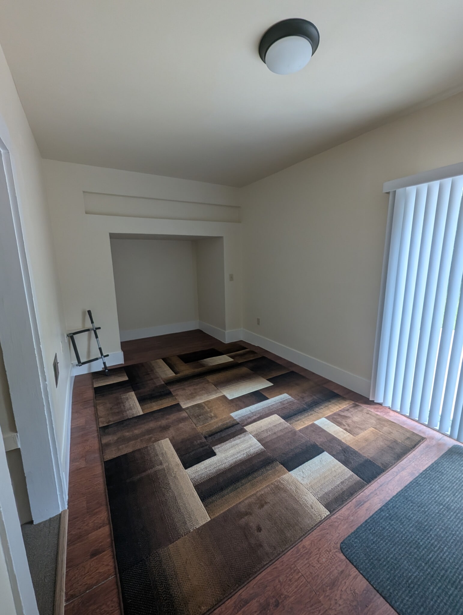 Den + Bonus Room - 2214 Hamilton Rd