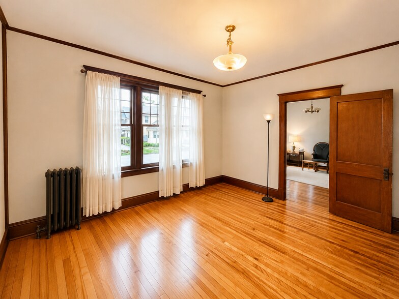 Building Photo - 67 Thorndike St