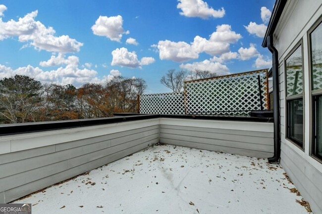 Building Photo - 2083 Holtz Ln