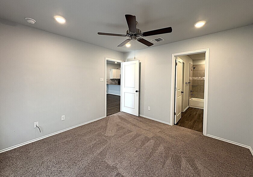 Building Photo - 1234 Lexington Dr