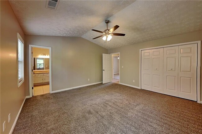 Building Photo - 815 Riverstone Ln