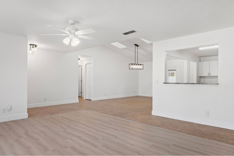 Building Photo - 807 Scrub Oak St