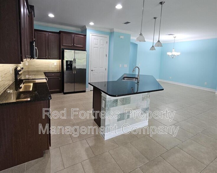 Building Photo - 13105 Silver Thorn Loop