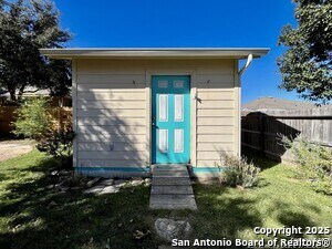 Building Photo - 6811 Karnes Leaf