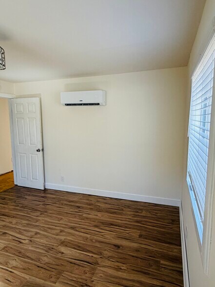 Building Photo - 515 Cow Hill Rd