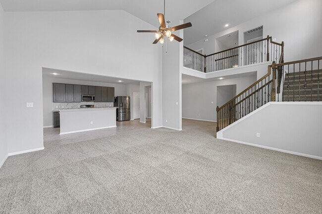 Building Photo - 5462 Grand View Dr