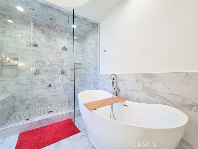 Building Photo - 5532 Spinnaker Bay Dr