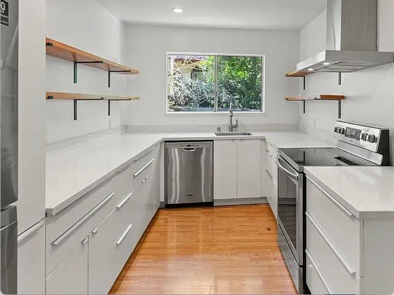 Building Photo - 7620 Mountain Blvd