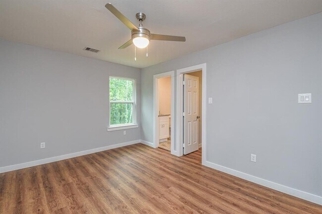 Building Photo - 6008 Wedgefield St