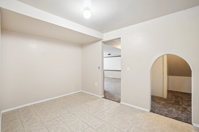 Building Photo - 240 W 220 S St