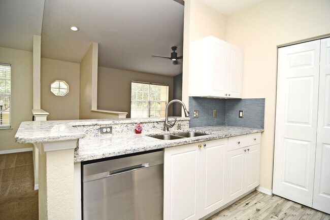 Building Photo - 864 Grand Regency Pointe