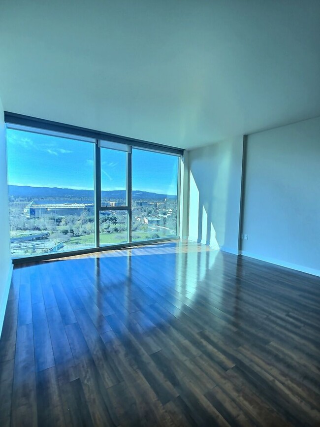 Building Photo - AXIS 1 BEDROOM LUXURY CONDO FOR RENT