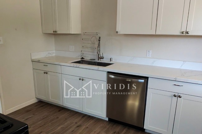 Building Photo - 2312 Castro Ln