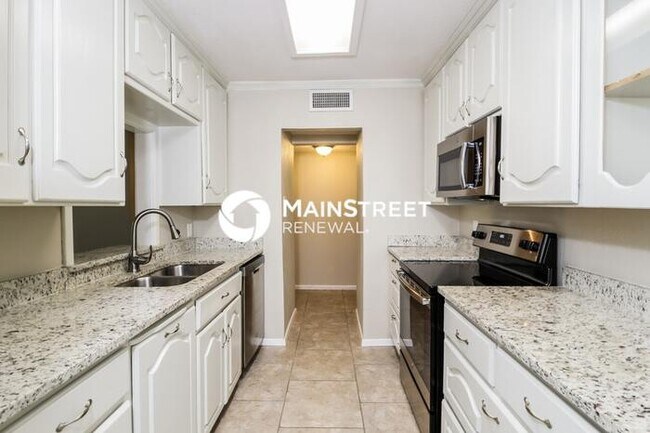 Building Photo - 3 Bedroom Pet-Friendly Home in North Richl...