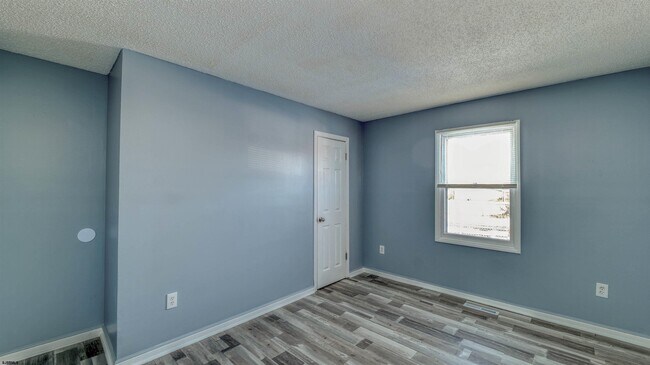 Building Photo - 1510 N Arkansas Ave