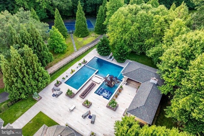 Building Photo - 860 Nicholas Run Dr