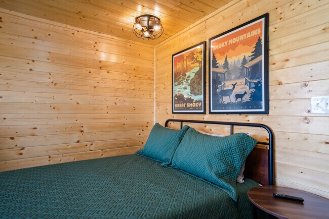 Building Photo - 4249 Dollys Dr