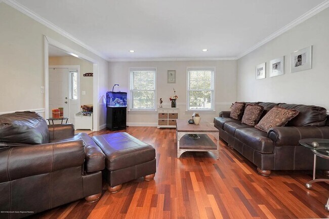 Building Photo - Charming Colonial on Quiet Cul-de-Sac