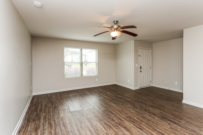 Building Photo - 5205 Tew Ln SW