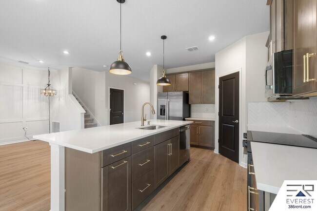 Building Photo - 249 Montgomery Ct