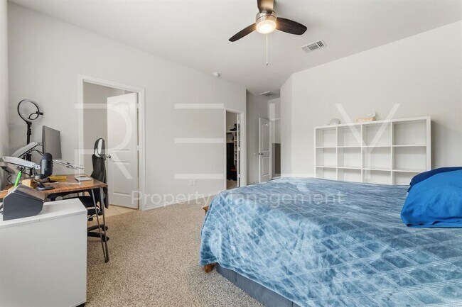 Building Photo - 1600 Cliffbrake Wy