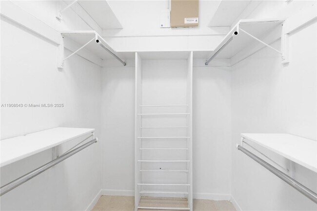 Building Photo - 16412 SW 74th Ct