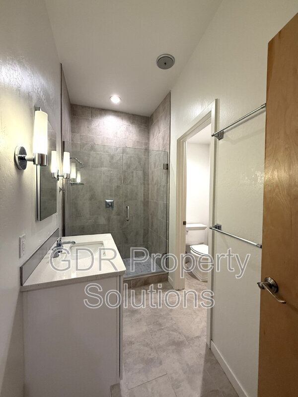 Building Photo - 3600 Central Ave SE