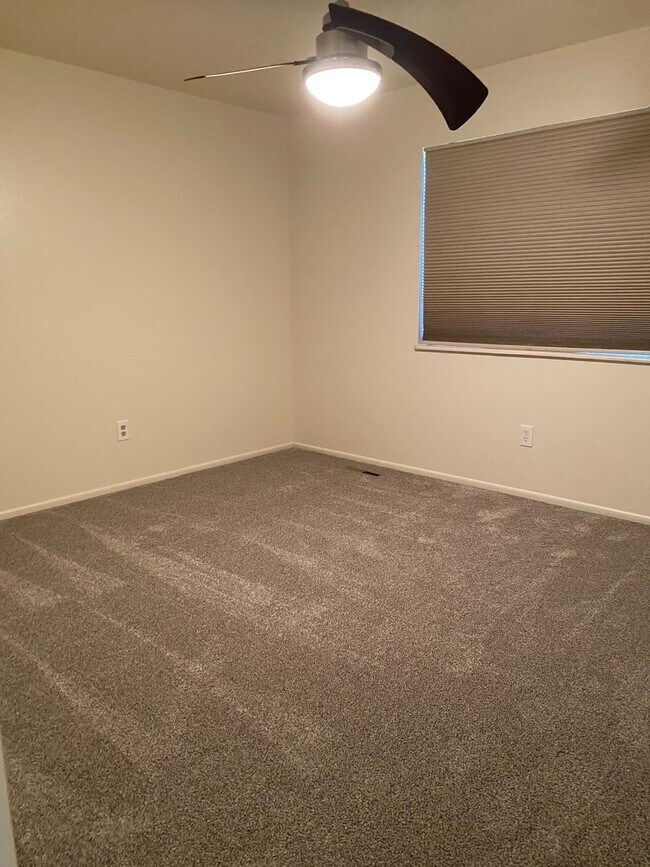 Building Photo - 3 BED // 2 BATH HOME WITH LARGE BACKYARD Fort Collins