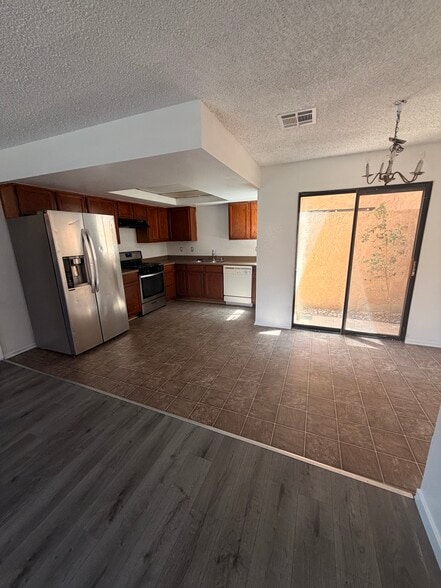 Building Photo - 1728 W Avenue J15