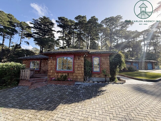 Building Photo - Incredibly Charming Two Bedroom Carmel Highlands Escape