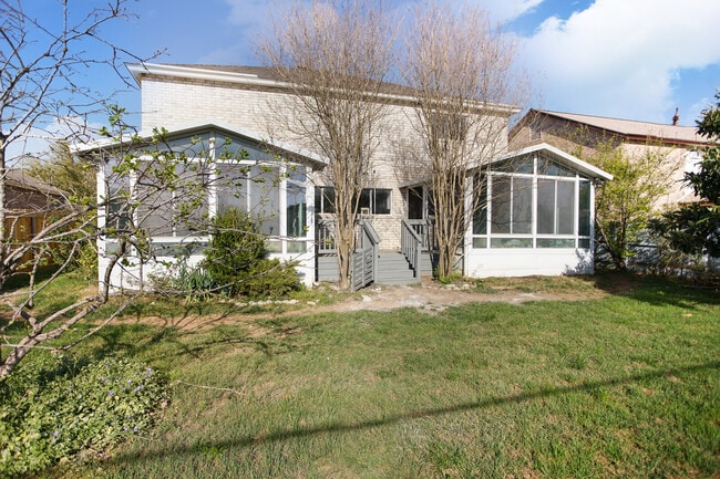 Building Photo - 13315 Tusayan