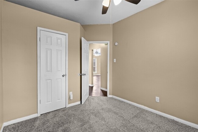 Building Photo - 17819 Scenic Oaks Dr